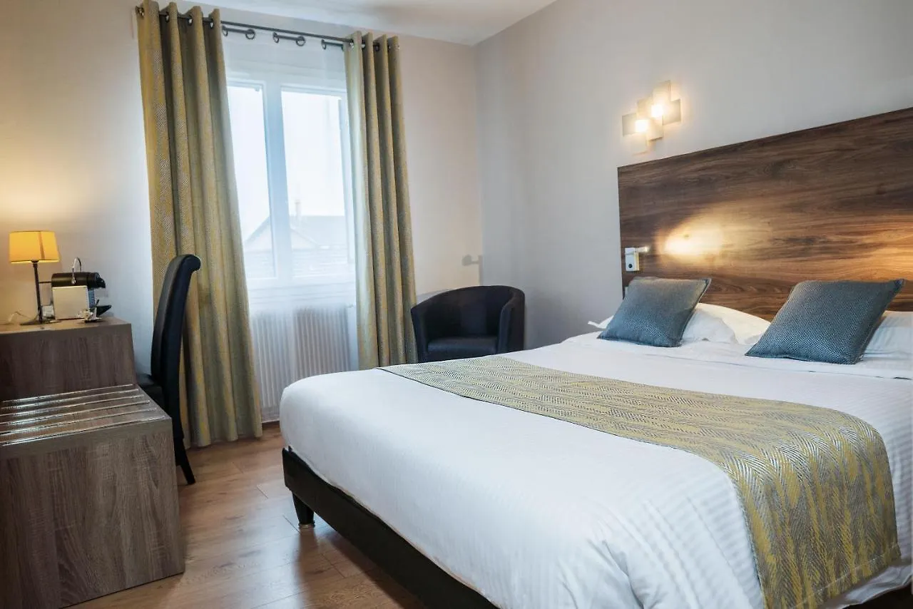 Logis Hotel Le Petit Casset La Boisse France