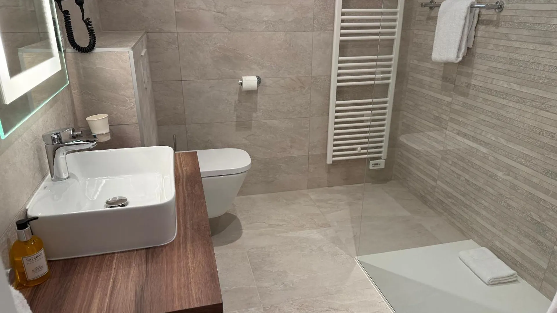 Logis Hotel Le Petit Casset La Boisse