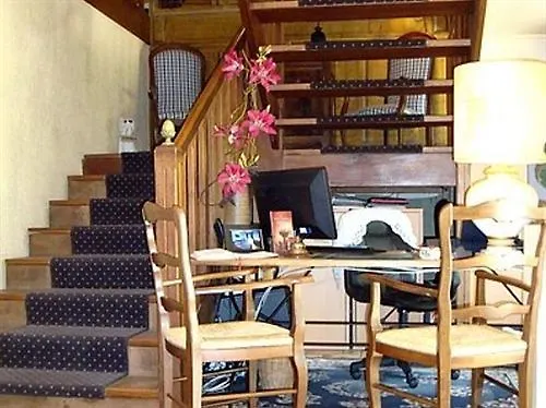 Logis Hotel Le Petit Casset La Boisse