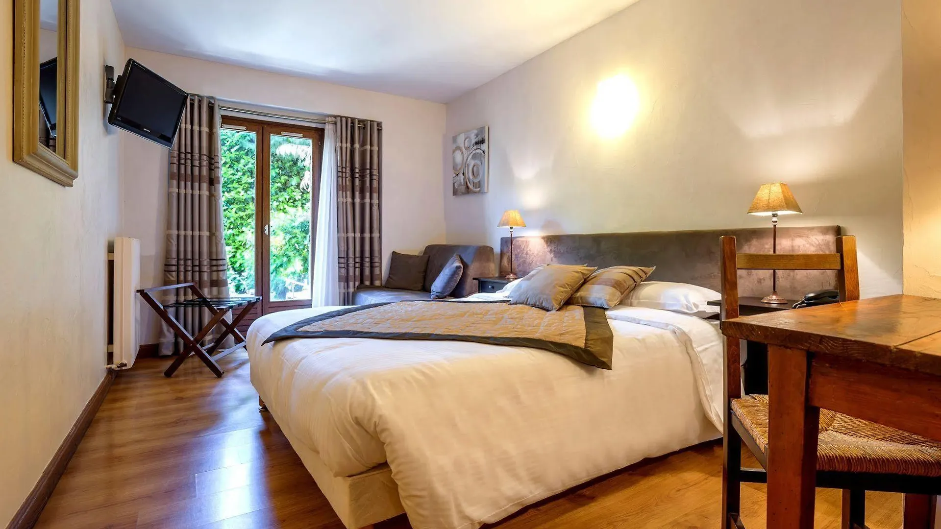 Logis Hotel Le Petit Casset La Boisse 3*,
