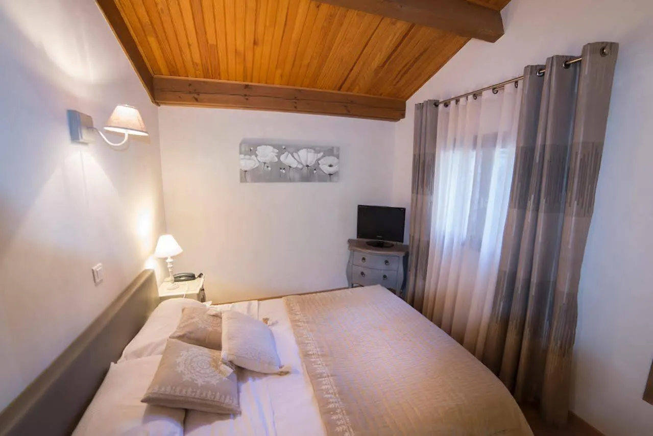 Logis Hotel Le Petit Casset La Boisse