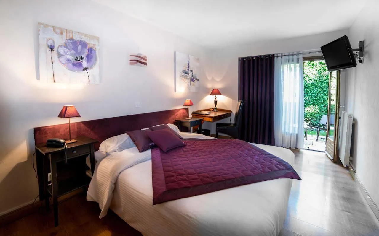 Logis Hotel Le Petit Casset La Boisse 3*,  France