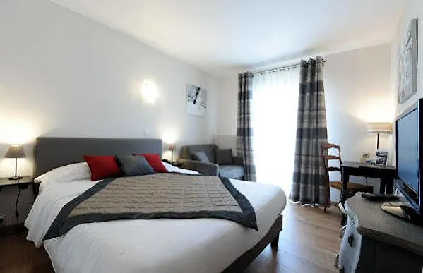 ***  Logis Hotel Le Petit Casset La Boisse France