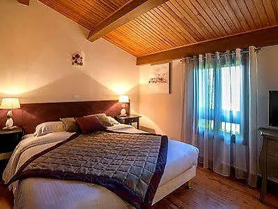 Logis Hotel Le Petit Casset La Boisse
