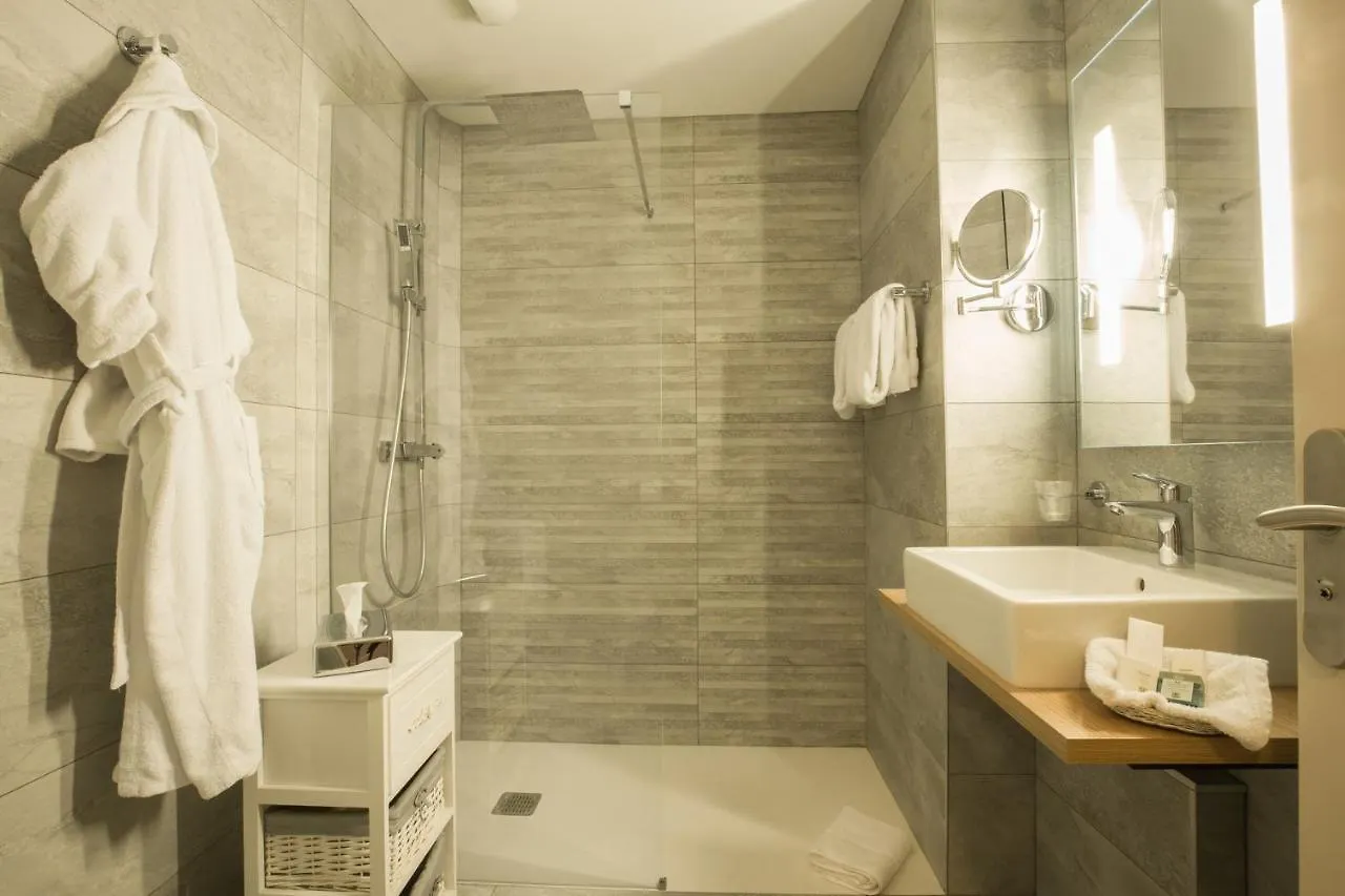 Logis Hotel Le Petit Casset La Boisse 3*,  France
