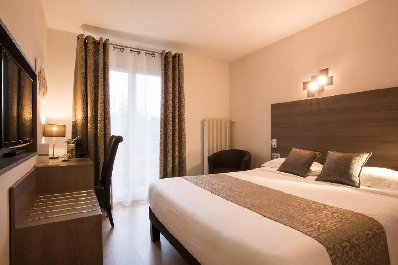 Logis Hotel Le Petit Casset La Boisse