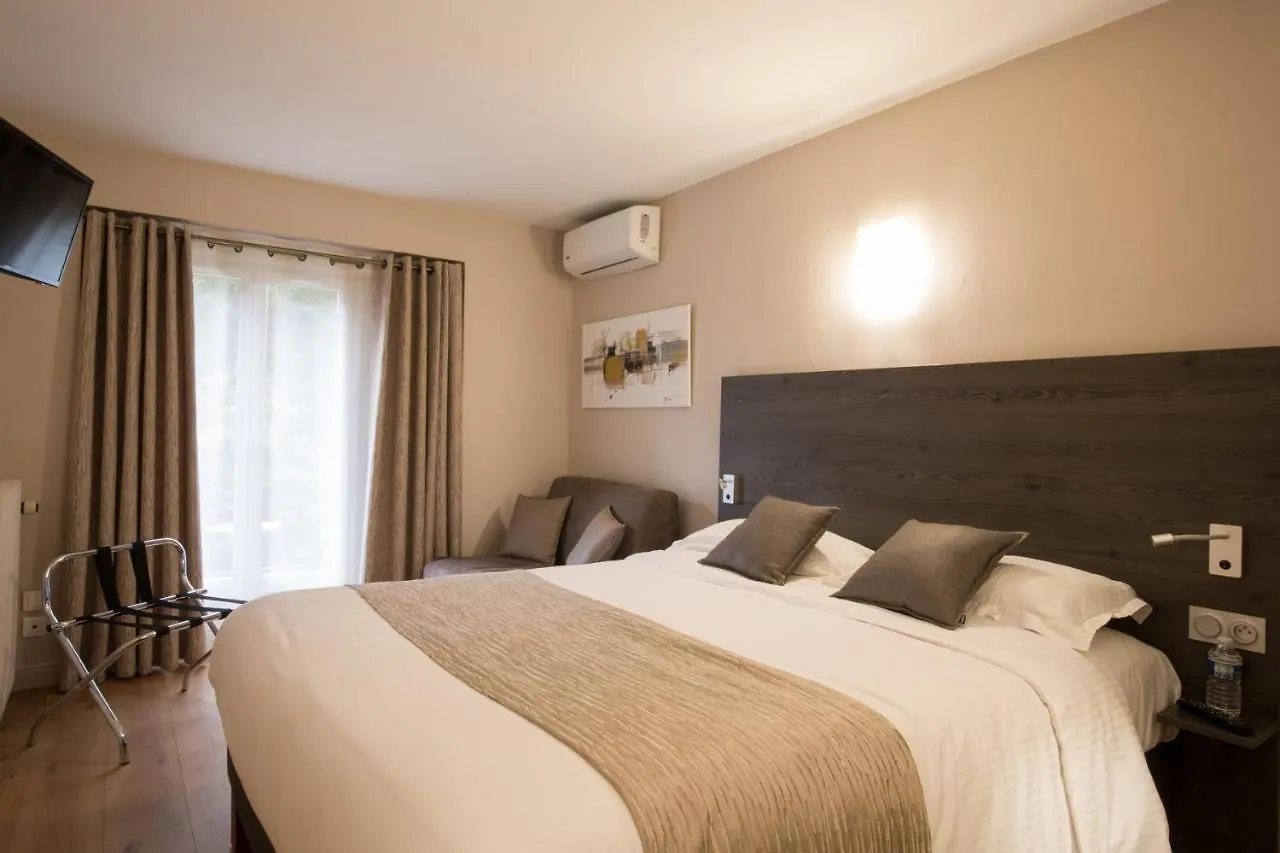 Logis Hotel Le Petit Casset La Boisse