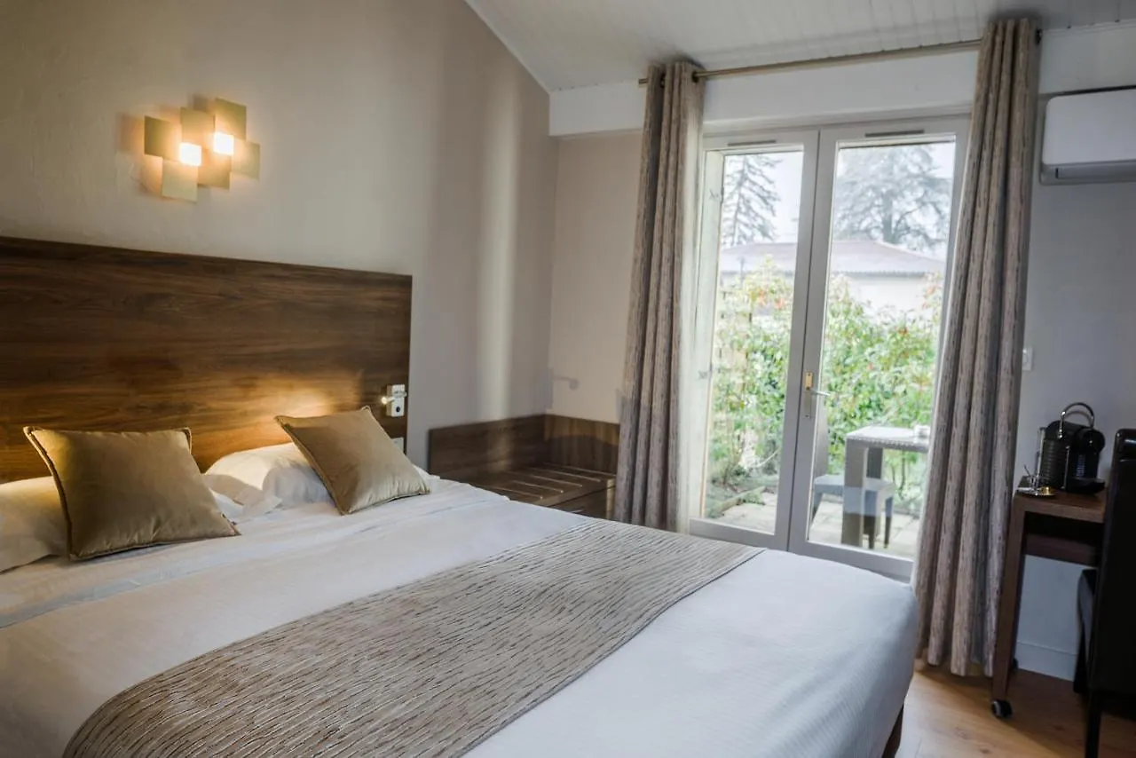 Logis Hotel Le Petit Casset La Boisse
