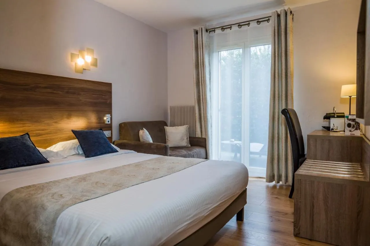 Logis Hotel Le Petit Casset La Boisse