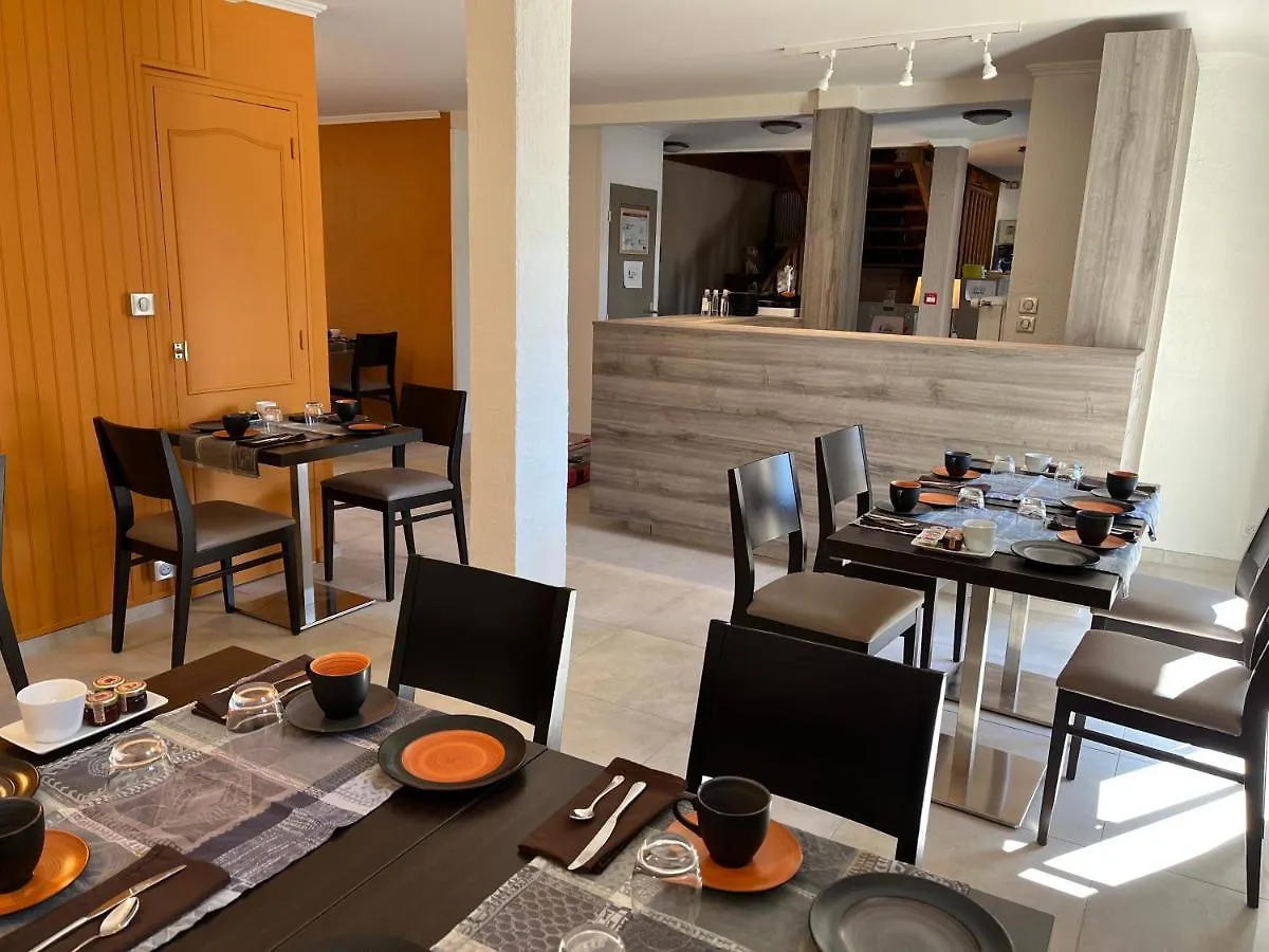 Logis Hotel Le Petit Casset La Boisse
