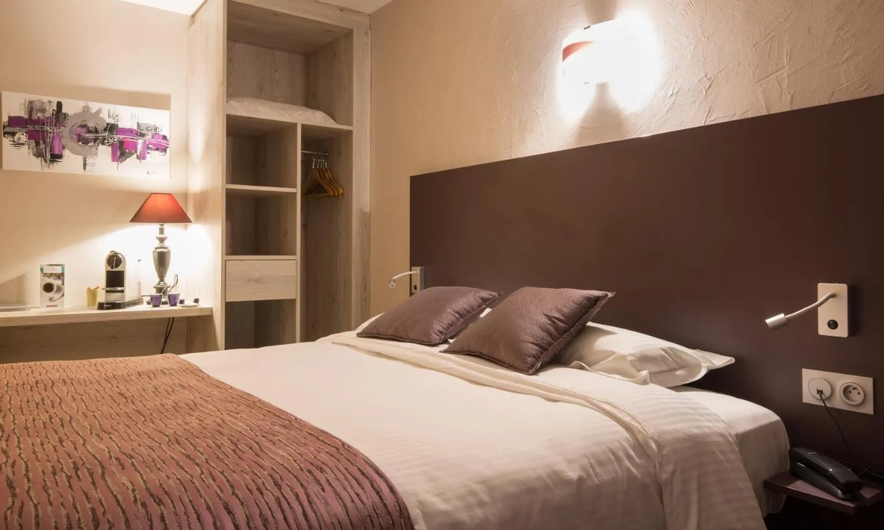 Logis Hotel Le Petit Casset La Boisse
