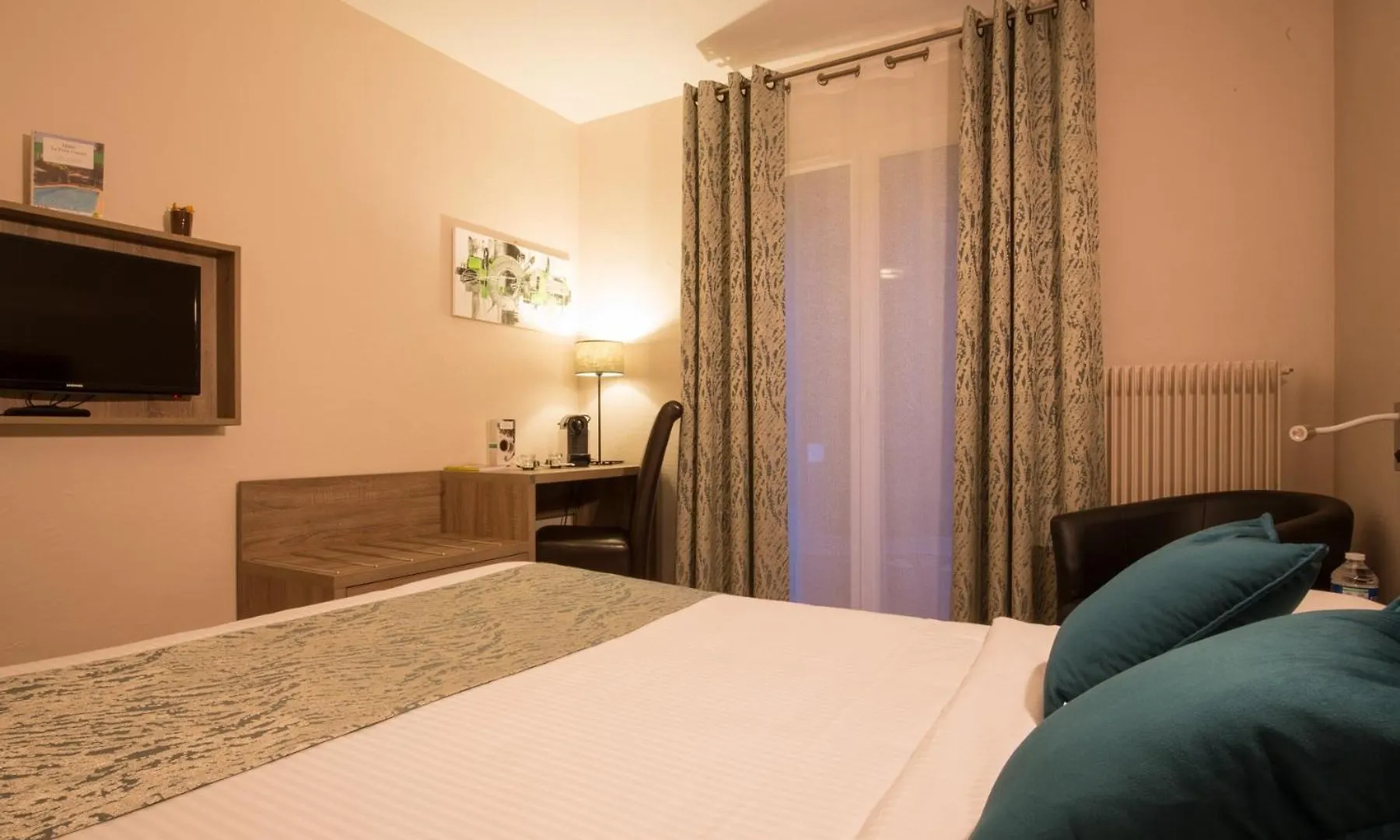 Logis Hotel Le Petit Casset La Boisse