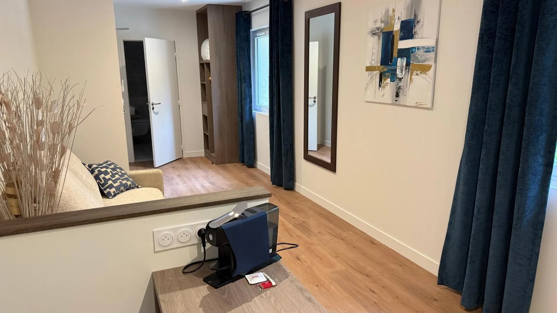 Logis Hotel Le Petit Casset La Boisse 3*,  Frankreich