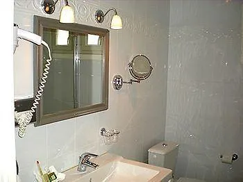 Logis Hotel Le Petit Casset La Boisse
