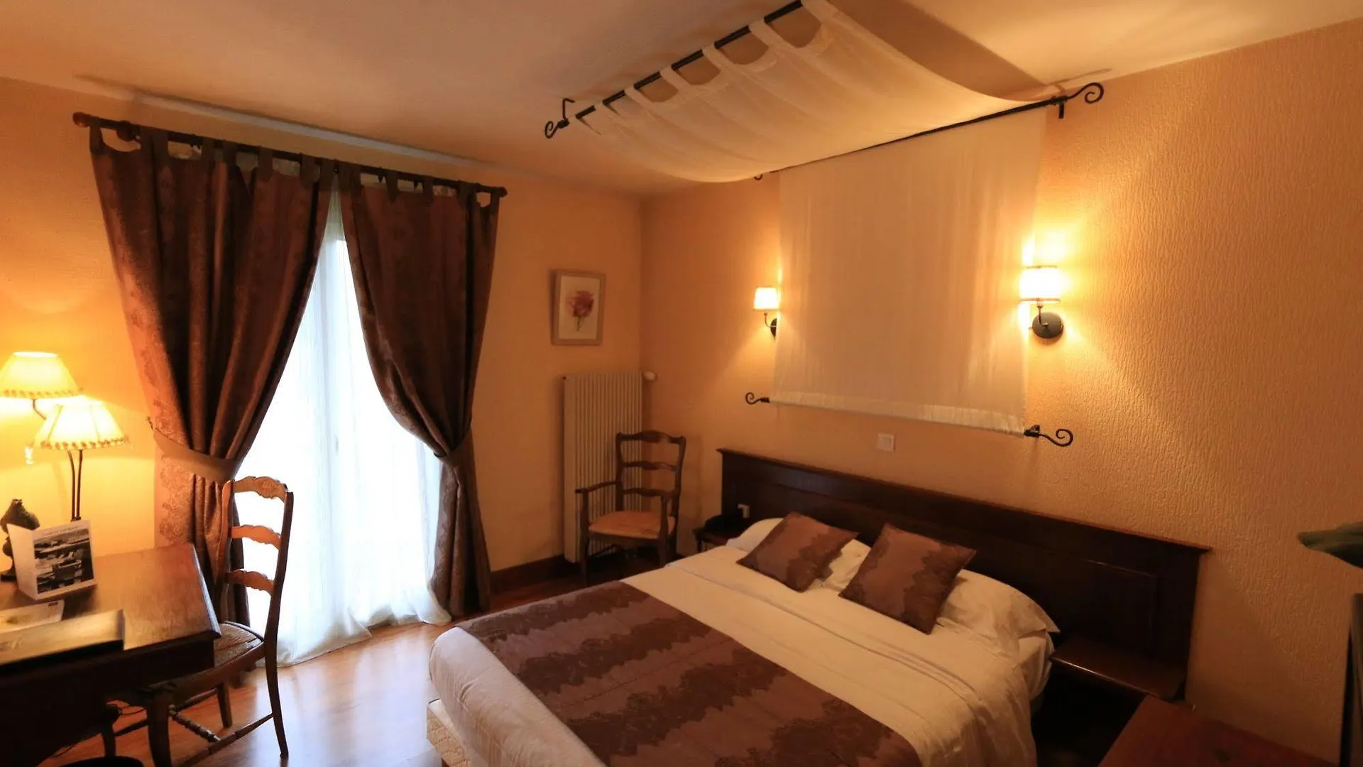 Logis Hotel Le Petit Casset La Boisse