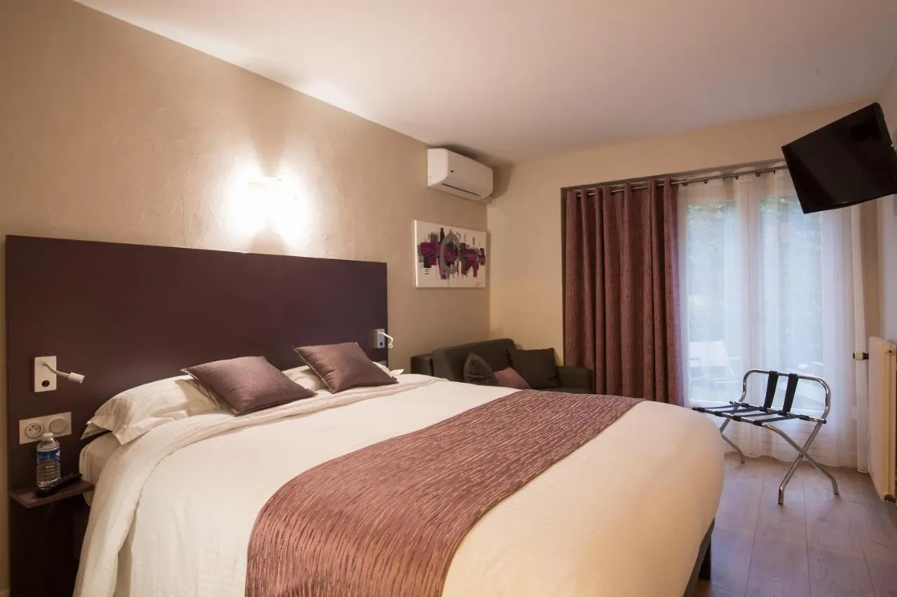 Logis Hotel Le Petit Casset La Boisse